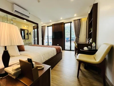 Deluxe Double Room with Balcony — Catba View Hotel
